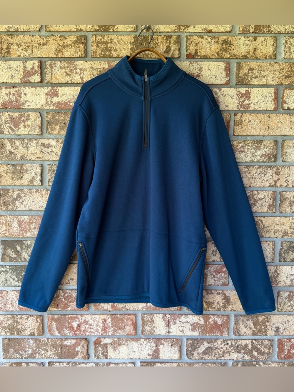 Men’s 01. ALGO Performance Pullover Sweater Size Medium 1/4 Zip Excellent!